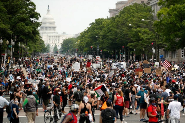 СМИ: Пропалестинских протестующих в США поддерживают спонсоры Байдена